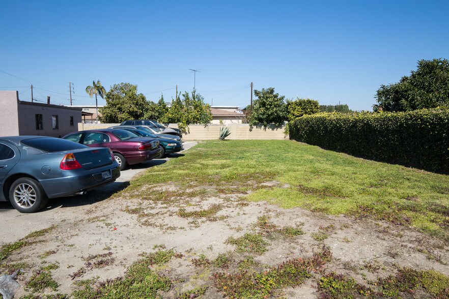 More Photos Of 16650-16658 Woodruff Ave, Bellflower Storefront Retail Residential For Sale