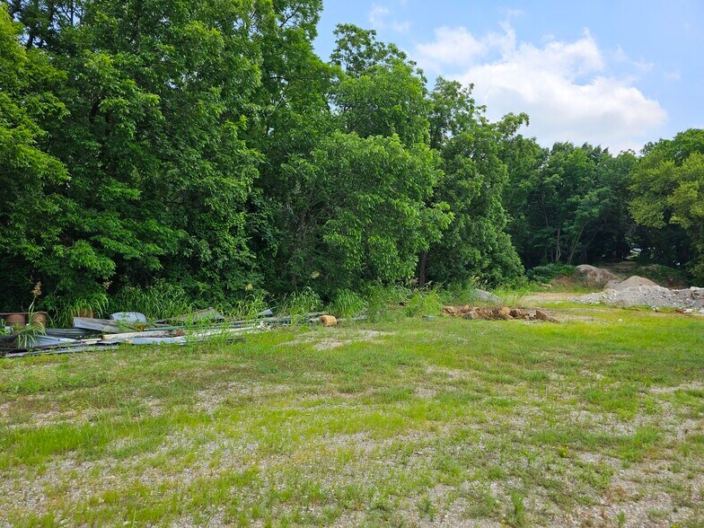 More Photos Of 1210 N 1st Ave, Durant Warehouse For Sale