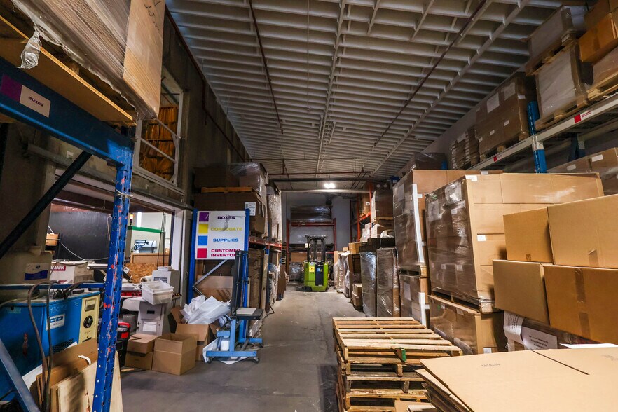 More Photos Of 125 W 71st Ave, Vancouver Warehouse For Sale