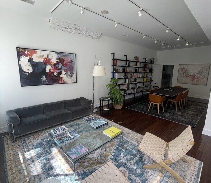 More Photos Of 12 Queen St, Charleston Storefront Retail Residential For Sale