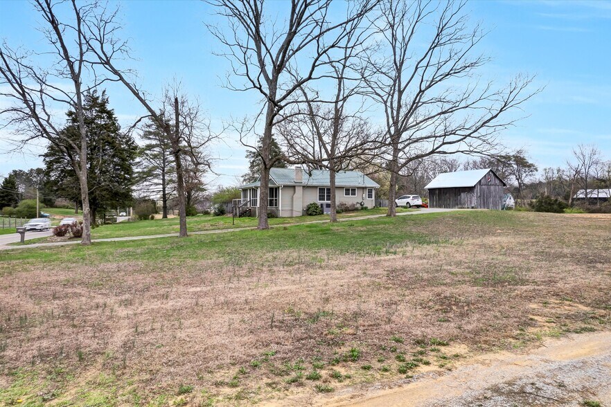 More Photos Of 2036 Morganton Rd, Maryville Freestanding For Sale