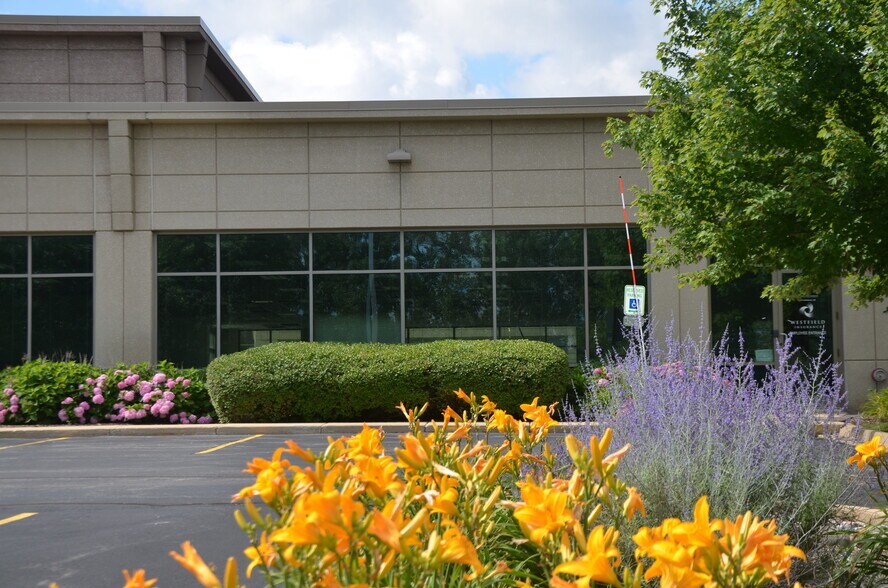 Primary Photo Of 320 Cardinal Dr, St Charles Medical For Lease