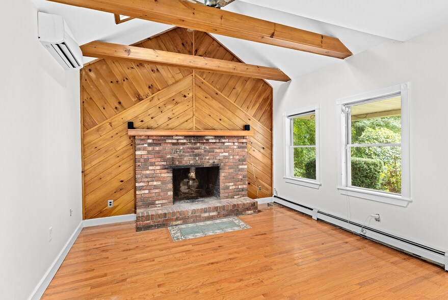 More Photos Of 72 Precinct St, Lakeville Flex For Sale