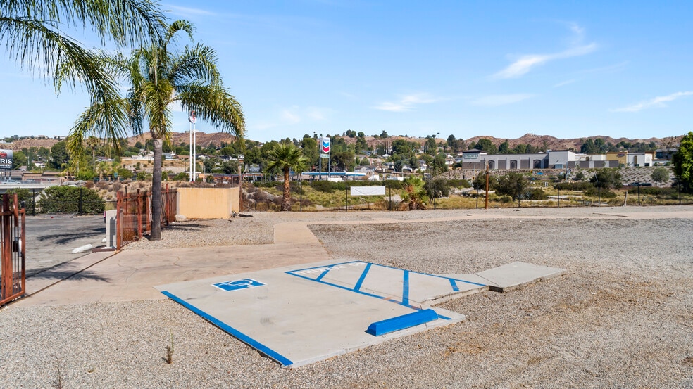 More Photos Of 16441 Delone St, Santa Clarita Land For Lease