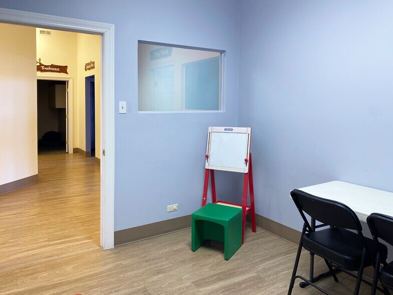 More Photos Of 4958 N Milwaukee Ave, Chicago Office Residential For Lease