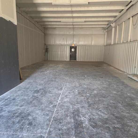 More Photos Of 3400 Bart Conner Dr, Norman Warehouse For Lease