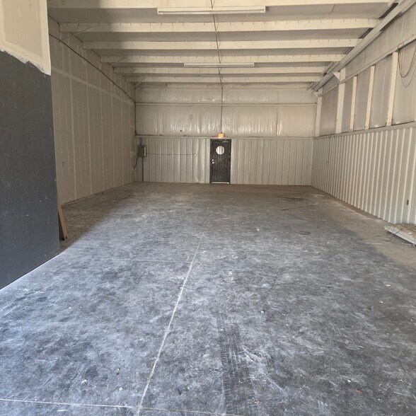 More Photos Of 3400 Bart Conner Dr, Norman Warehouse For Lease