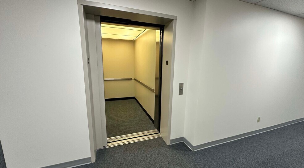 More Photos Of 3110 Port of Benton Blvd, Richland Office For Lease