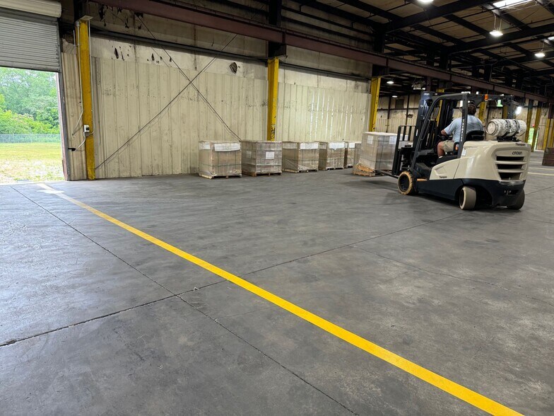 More Photos Of 4280 Pinson Valley Pky, Birmingham Warehouse For Lease