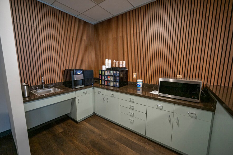 More Photos Of 4265 San Felipe St, Houston Office For Lease