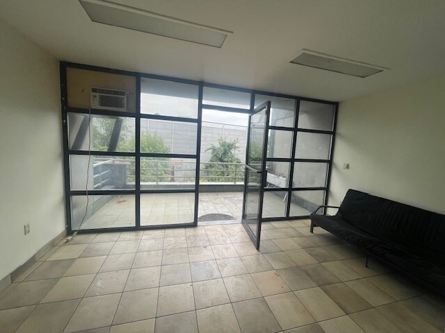 More Photos Of 24-24 49th St, Astoria Warehouse For Sale