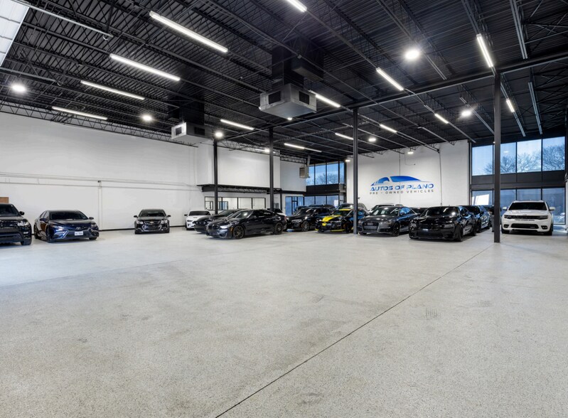 More Photos Of 1601 Capital Ave, Plano Showroom For Sale