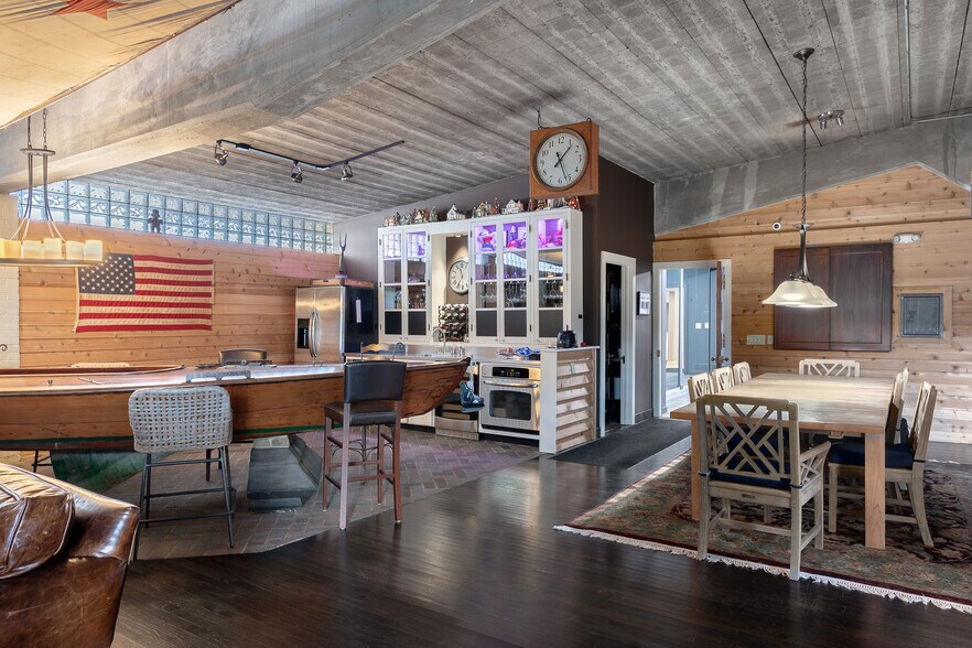 More Photos Of 12600 Triskett Rd, Cleveland Flex For Lease