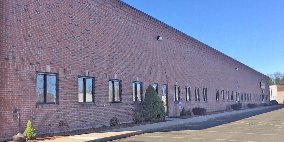 More Photos Of 101 W Dudley Town Rd, Bloomfield Light Distribution For Lease