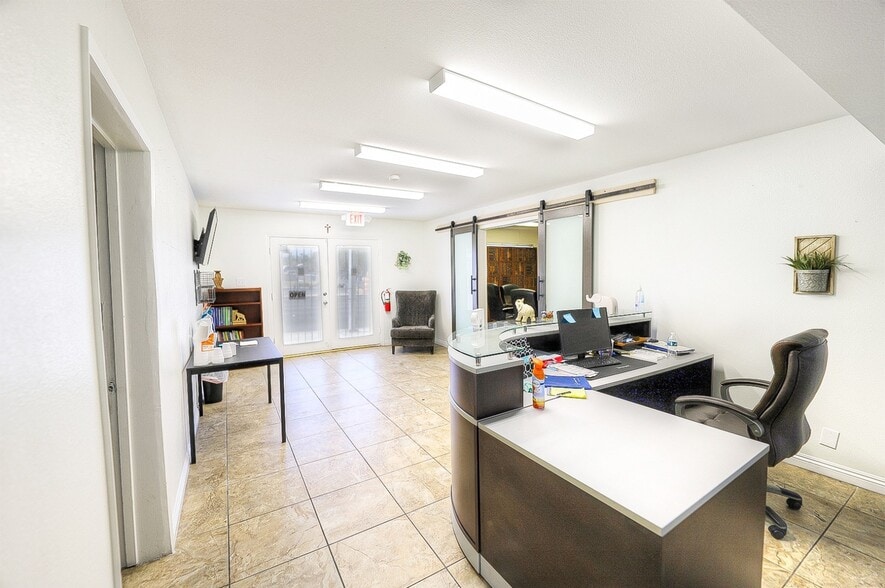 More Photos Of 1701 S Eastern Ave, Las Vegas Office For Sale