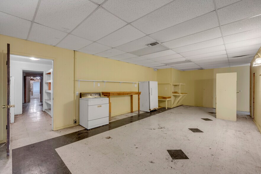 More Photos Of 7330 Texas 261 Hwy, Buchanan Dam Warehouse For Sale