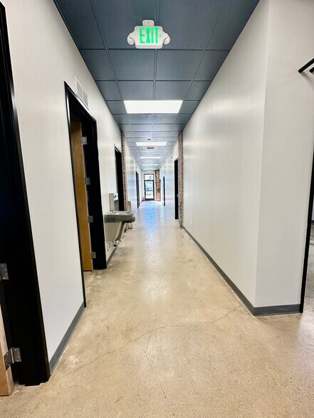 More Photos Of 607 S Public Rd, Lafayette Freestanding For Lease