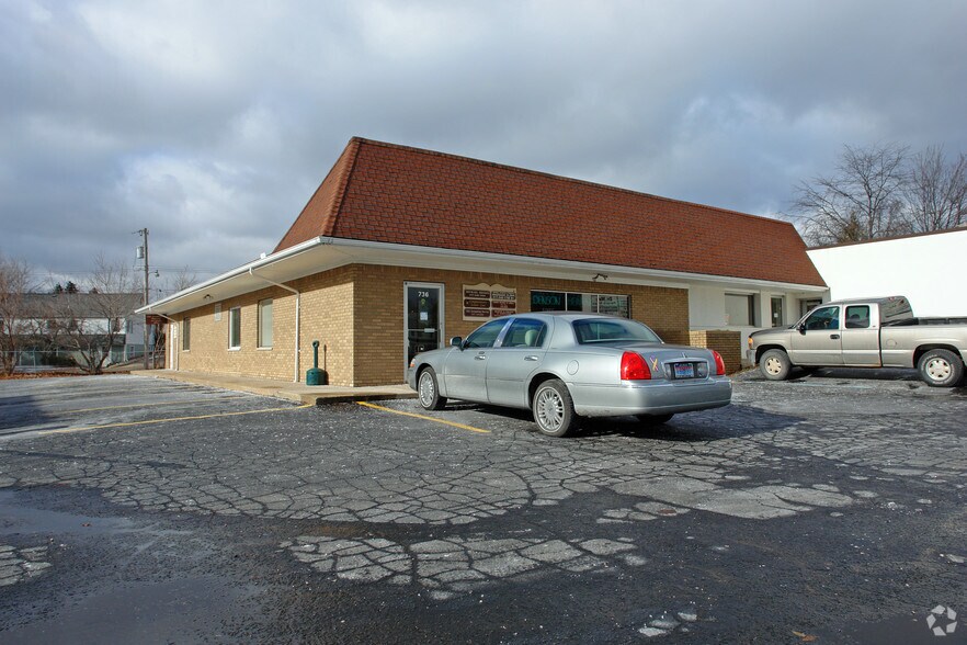 More Photos Of 732-736 S Michigan Ave, Howell Office For Sale