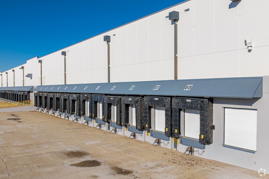 More Photos Of 2380 Sullivan Rd, Aurora Manufacturing For Lease