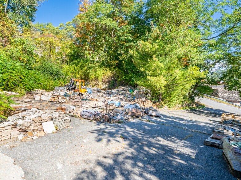 More Photos Of 544 US-6, Mahopac General Retail For Sale