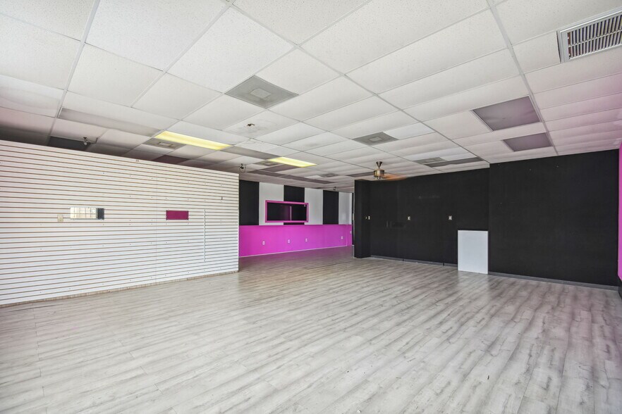 More Photos Of 1006 6th St NW, Winter Haven General Retail For Sale