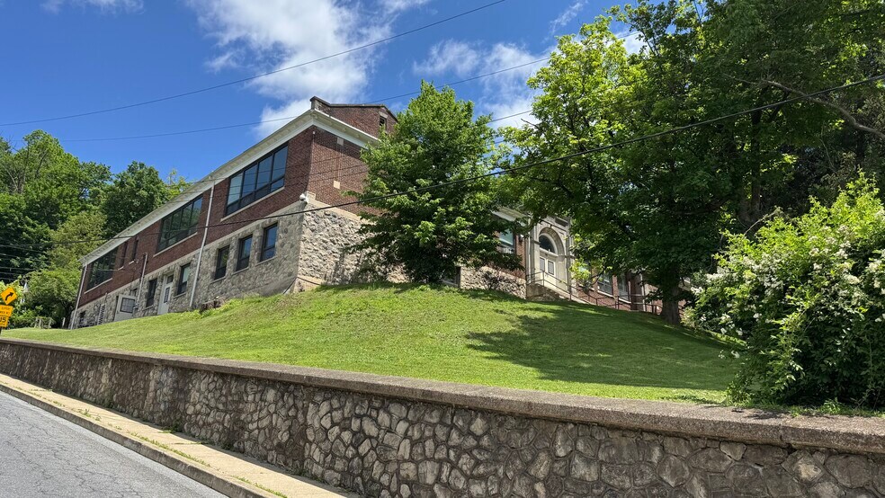 More Photos Of 1 Fairview Ave, Phillipsburg Office For Sale