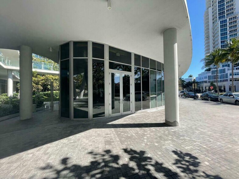 More Photos Of 1 Collins Ave, Miami Beach Apartments For Sale