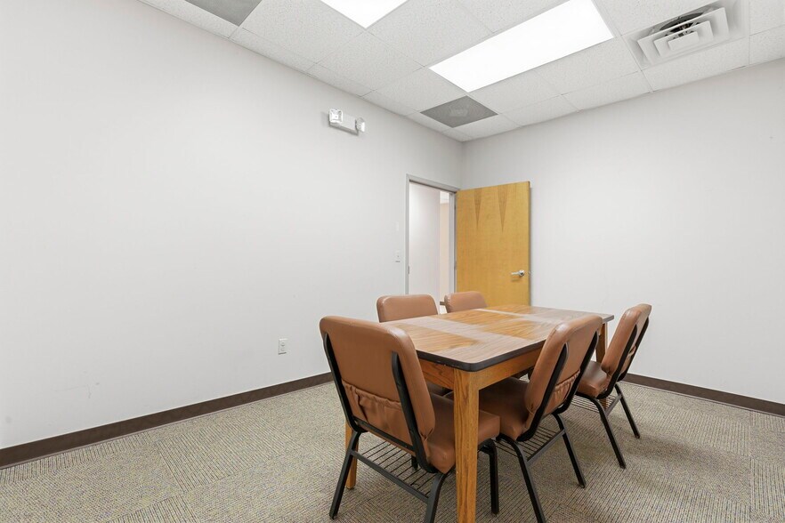 More Photos Of 1612 N Osteopathy, Kirksville Office For Sale