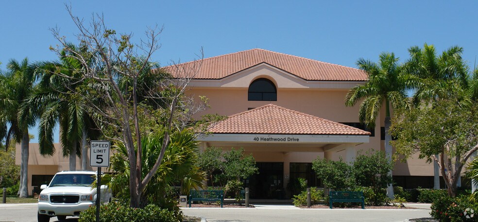More Photos Of 40 Heathwood Dr, Marco Island Hospital For Lease