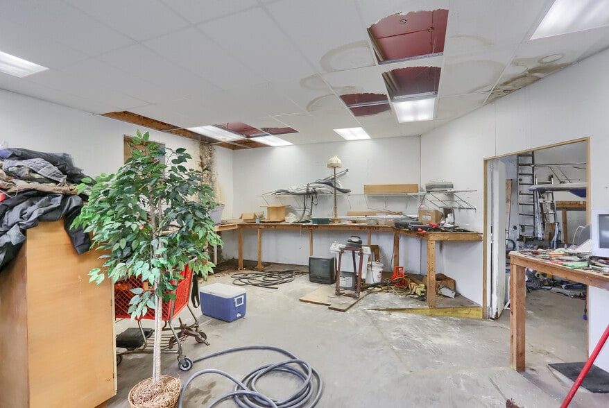 More Photos Of 97 Helen St, McKees Rocks Warehouse For Sale