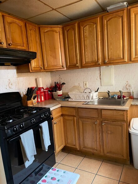 More Photos Of 111 S Warren St, Trenton Storefront Retail Residential For Sale