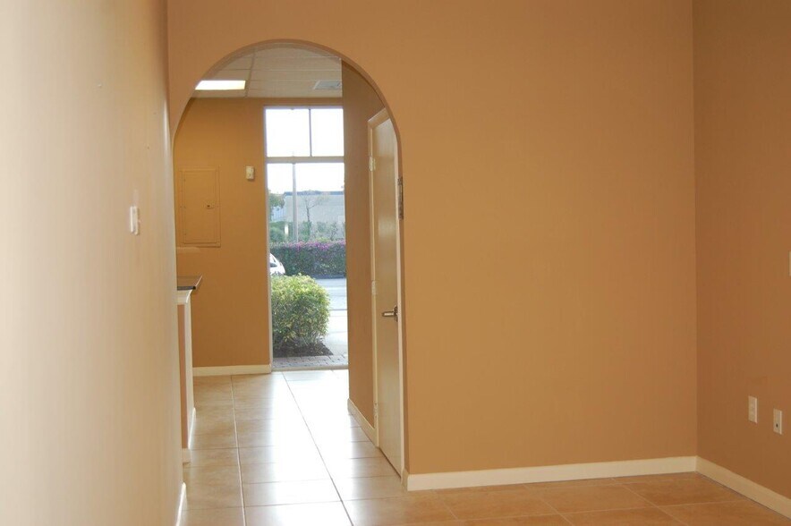 More Photos Of 3307 Northlake Blvd, Palm Beach Gardens Office For Sale