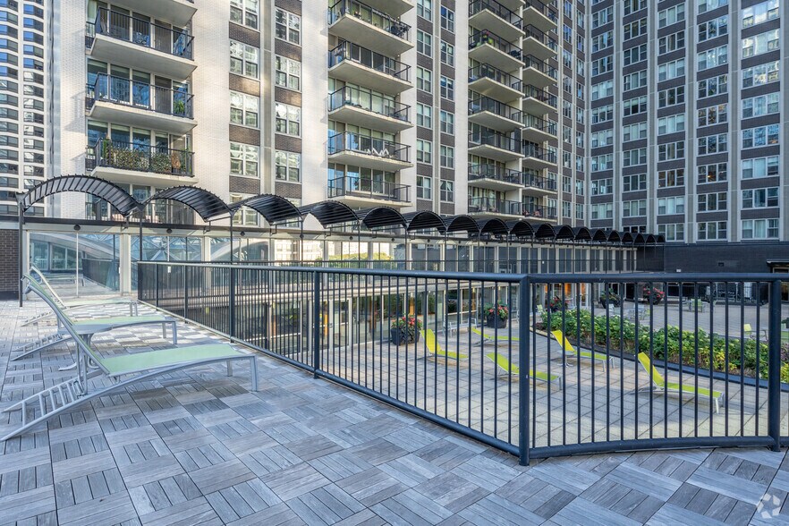 More Photos Of 400 E Randolph St, Chicago Apartments For Sale