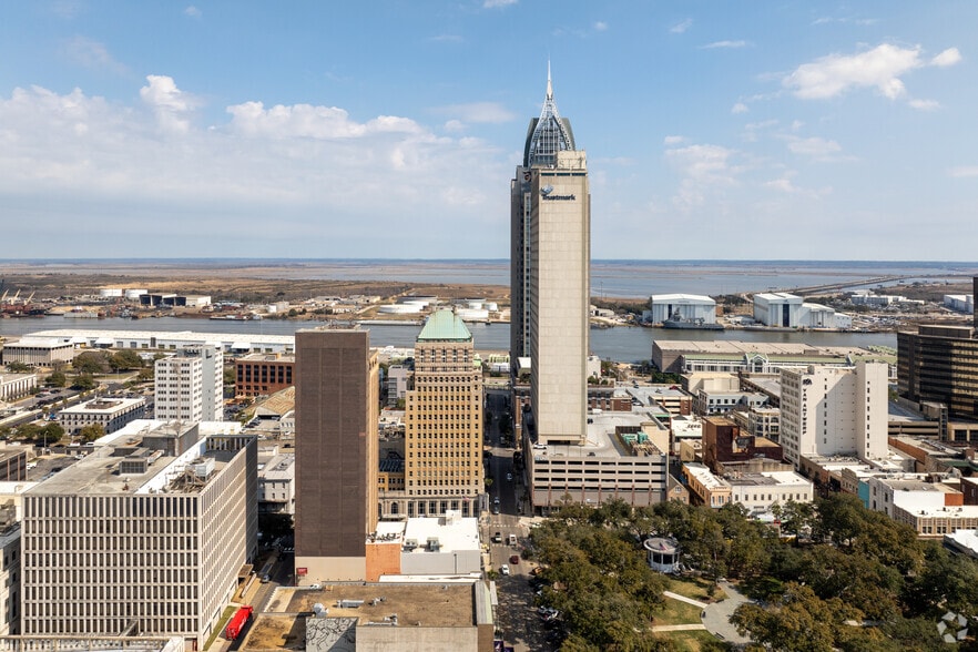 More Photos Of 106 Saint Francis St, Mobile Coworking Space