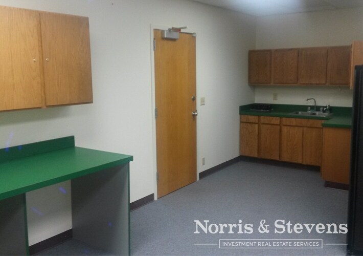 More Photos Of 11830 SW Kerr Pky, Lake Oswego Office For Lease