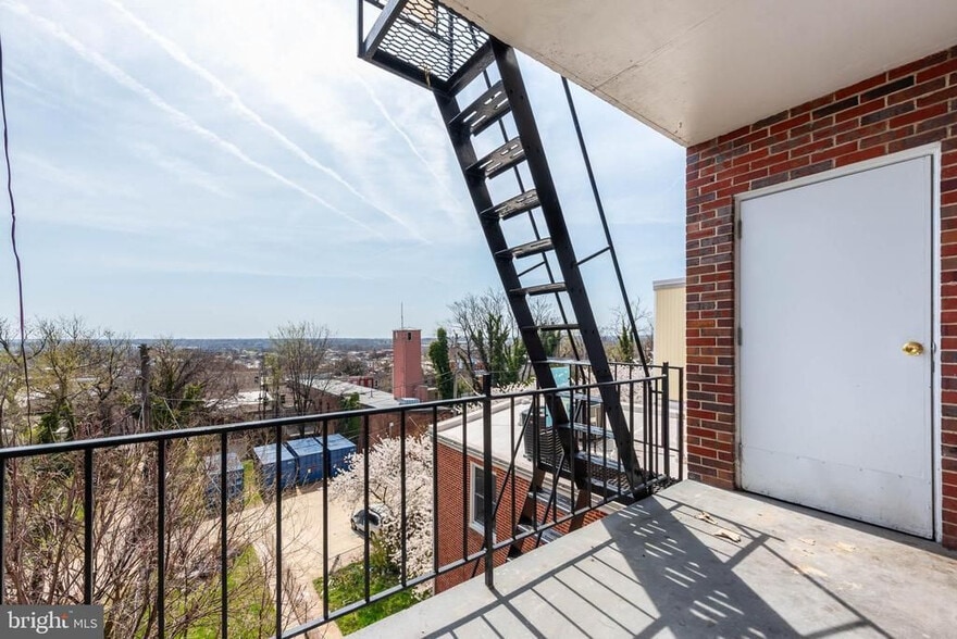 More Photos Of 1911 W Baltimore St, Baltimore Apartments For Sale