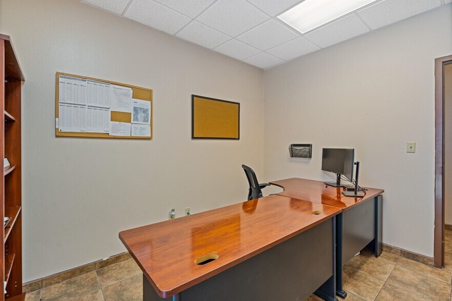 More Photos Of 159 Braddie Dr, Del Rio Light Distribution For Sale