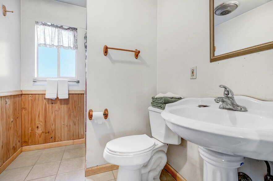 More Photos Of 1054-1098 State Highway 2, Wrightwood Hospitality For Sale