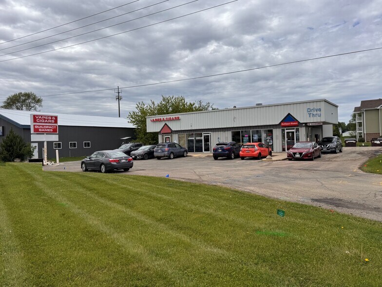 More Photos Of 1312 Hamilton St, Stoughton Freestanding For Lease