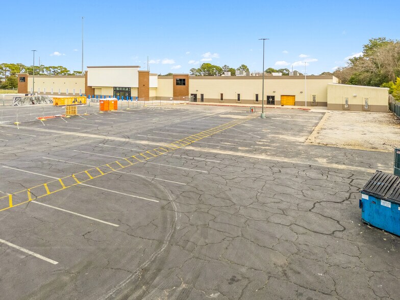 More Photos Of 546 Mary Esther Cut Off NW, Fort Walton Beach General Retail For Lease