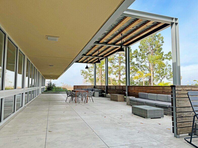 More Photos Of 6307-B Carpinteria Ave, Carpinteria Office For Lease