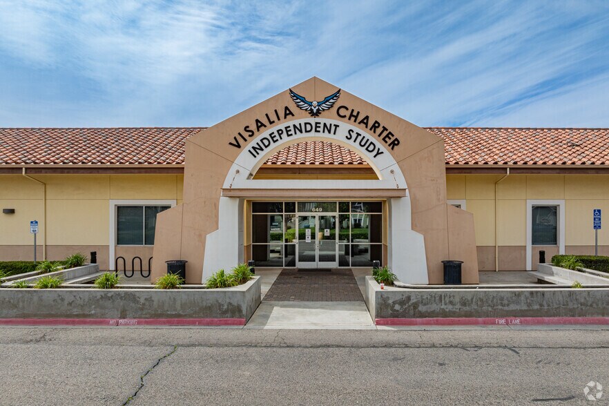 More Photos Of 649 S County Center Dr, Visalia Office For Sale