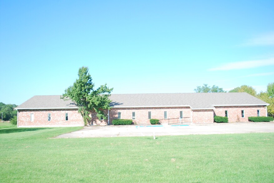 Primary Photo Of 1715 S Morley St, Moberly Medical For Lease