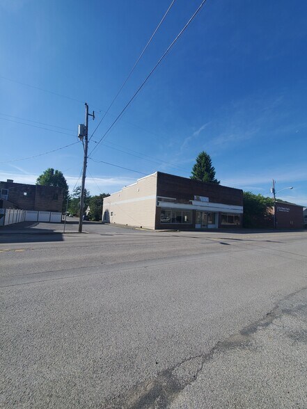 More Photos Of 506 Main St, Rainelle Storefront Retail Office For Sale