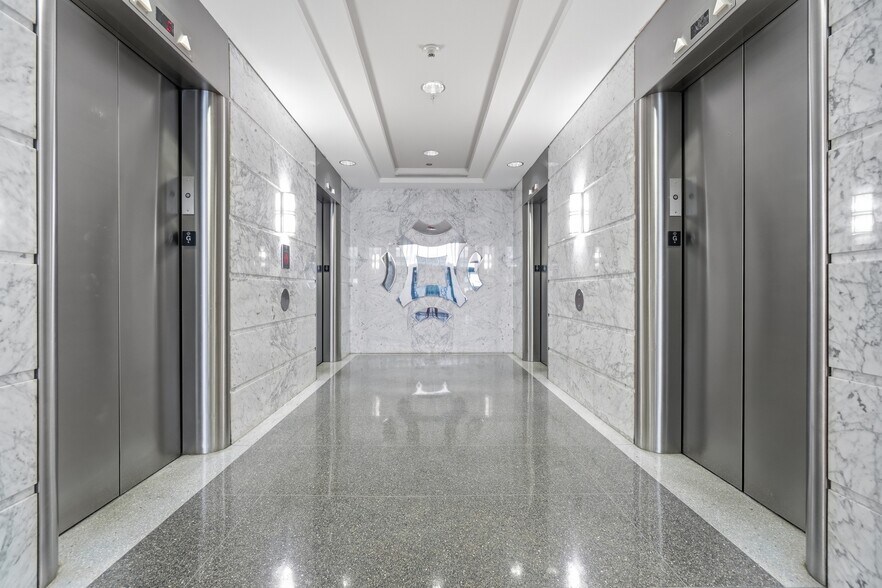 More Photos Of 101 W Main St, Norfolk Office For Lease
