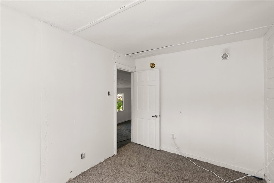 More Photos Of 7760 Bogart Dr, Fort Myers Trailer Camper Park For Sale