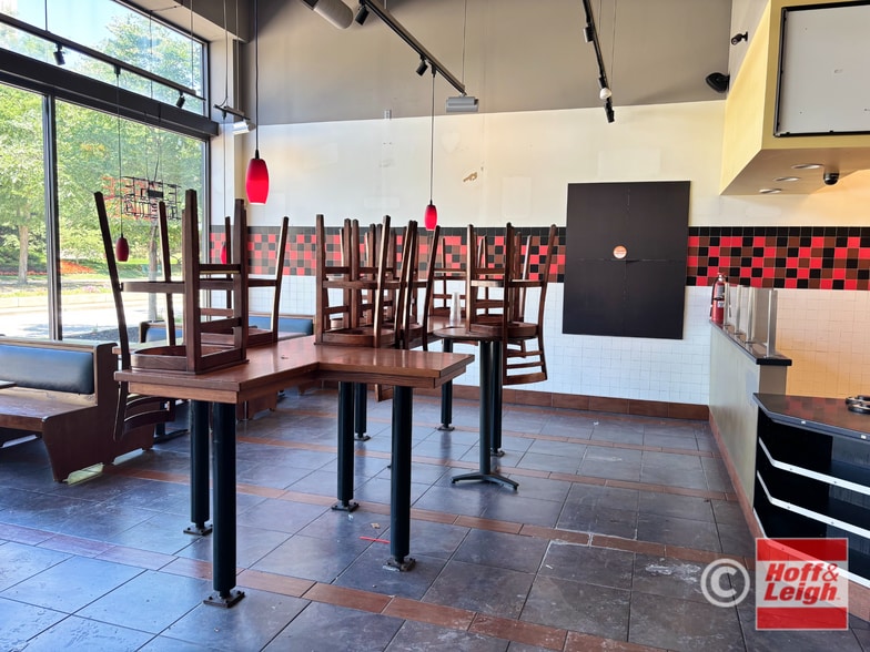 More Photos Of 1938 Euclid Ave, Cleveland Restaurant For Lease