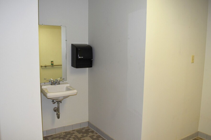 More Photos Of 41-45 Chenango St, Binghamton Apartments For Lease