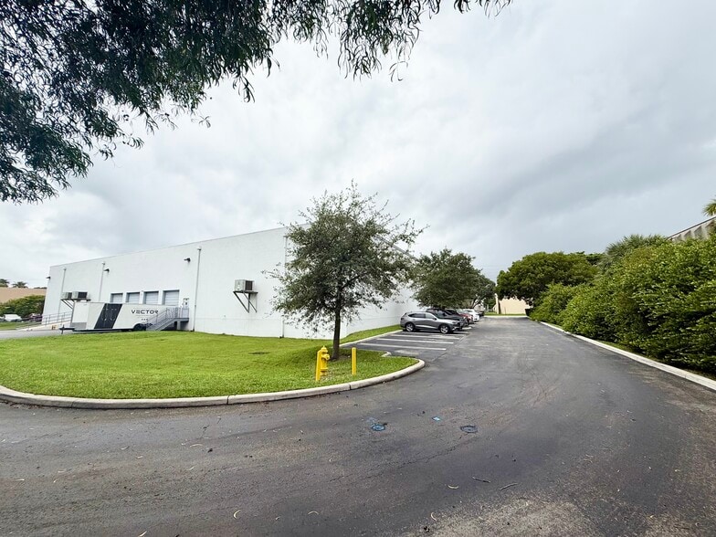 More Photos Of 1440 SW 28th Ave, Pompano Beach Warehouse For Sale