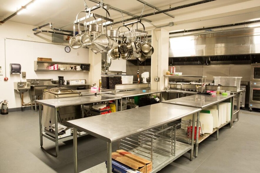 More Photos Of 272-274 14th St, Oakland Storefront Retail Office For Lease